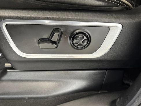 Used 2019 RAM 1500 Laramie AWD/4WD image 18