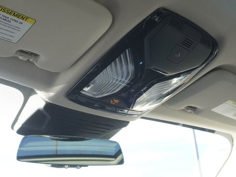 Used 2023 BMW X7 xDrive40i w/ Premium Package image 16