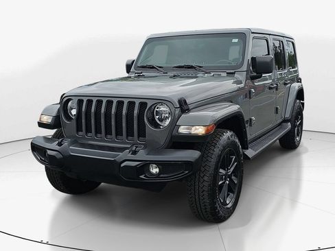 Used 2022 Jeep Wrangler Unlimited Sahara AWD/4WD image 11