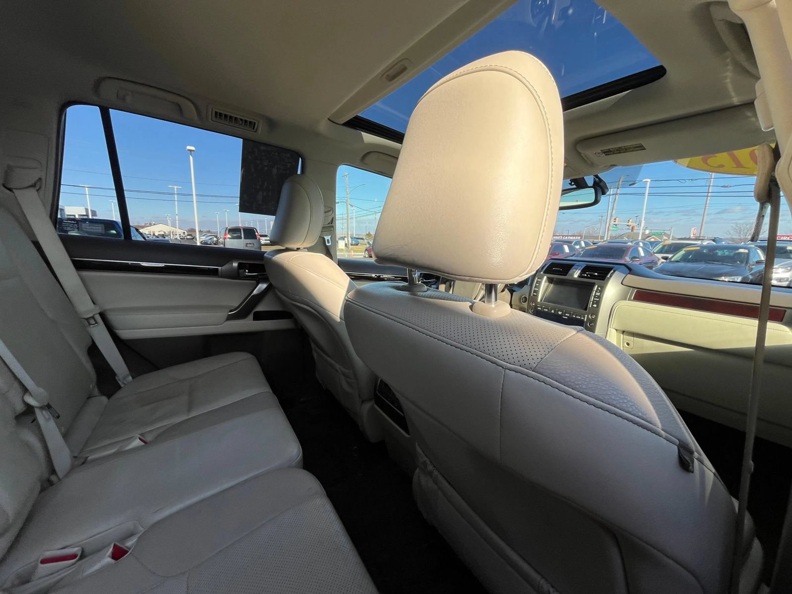 Used 2015 Lexus GX 460 w/ Premium Package AWD/4WD image 35