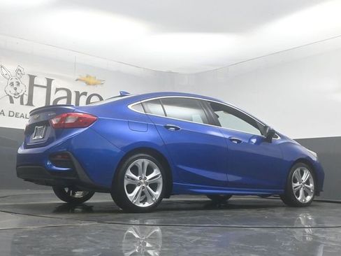 Used 2018 Chevrolet Cruze Premier FWD image 30