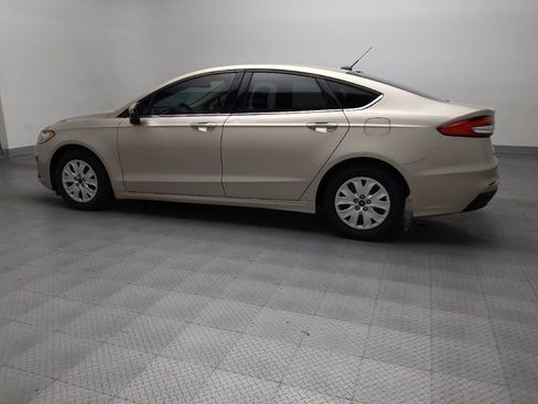 Used 2019 Ford Fusion S image 3