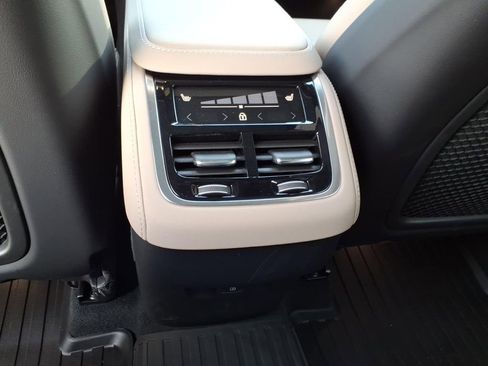 Certified 2026 Volvo XC90 B6 Ultra w/ Protection Package image 11