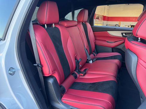 Used 2025 Acura MDX A-Spec image 18