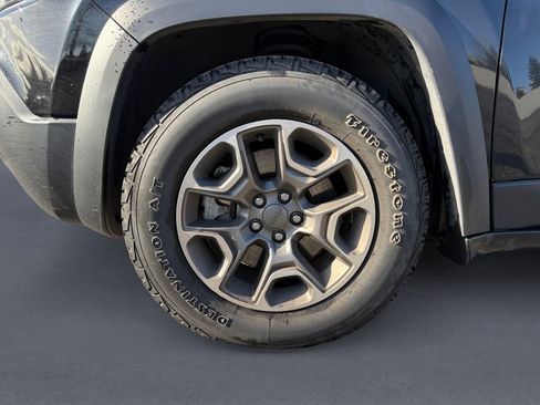 Used 2020 Jeep Cherokee Latitude w/ Quick Order Package 26F North image 11