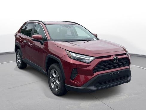 Used 2025 Toyota RAV4 XLE FWD image 4