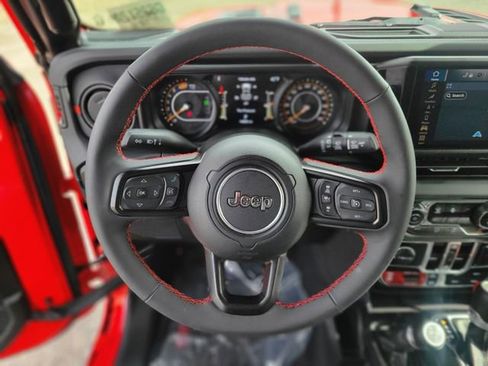 Used 2024 Jeep Wrangler Unlimited Rubicon image 17