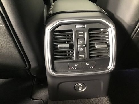 Certified 2026 Porsche Macan GTS AWD/4WD image 24