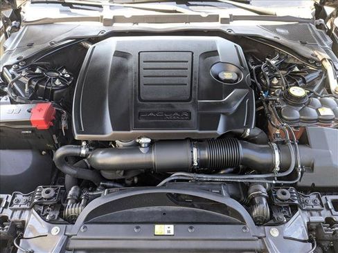 Used 2018 Jaguar XE Premium RWD image 24