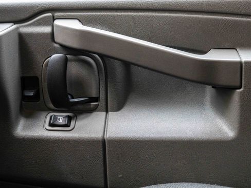 Used 2023 GMC Savana 2500 w/ Driver Convenience Package image 15