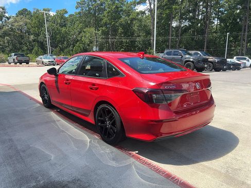 Used 2025 Honda Civic Sport image 4