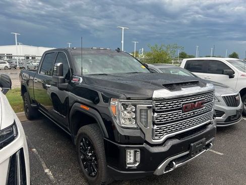 Used 2021 GMC Sierra 2500 Denali w/ Denali Black Diamond Edition AWD/4WD image 1