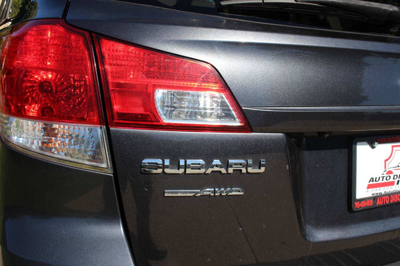 Used 2011 Subaru Outback 2.5i Limited AWD/4WD image 40
