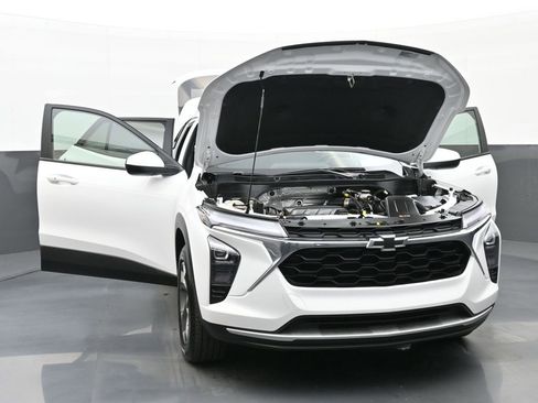 Used 2024 Chevrolet Trax LT w/ Driver Confidence Package image 49