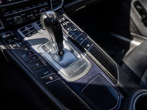 Used 2014 Porsche Panamera 4 image 21