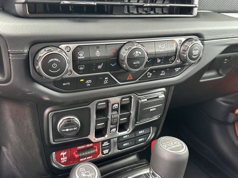 New 2025 Jeep Wrangler Unlimited Rubicon 392 image 21