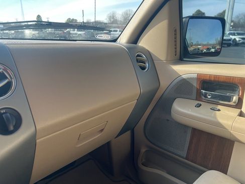 Used 2004 Ford F150 Lariat image 11