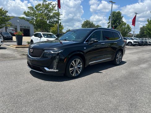 Used 2022 Cadillac XT6 Premium Luxury FWD image 8