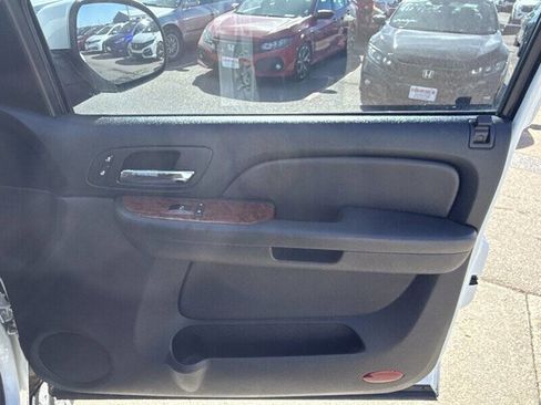 Used 2007 Chevrolet Tahoe LTZ w/ LTZ Preferred Equipment Group image 24