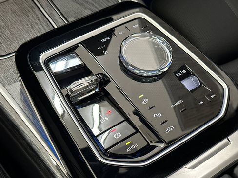 Certified 2023 BMW 760i xDrive image 26