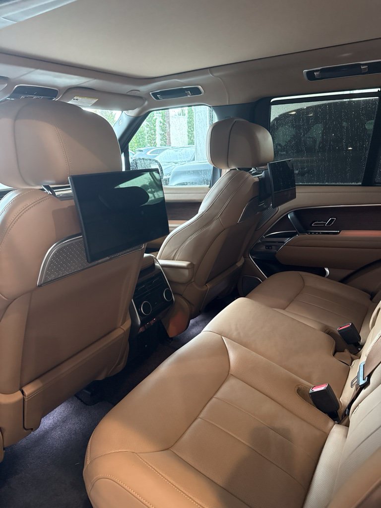 Used 2024 Land Rover Range Rover Autobiography AWD/4WD image 3