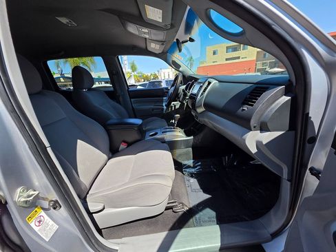 Used 2014 Toyota Tacoma PreRunner w/ TRD Off-Road Package image 14