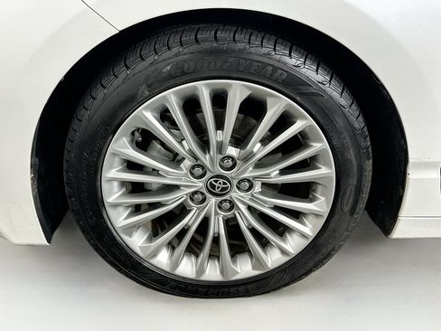 Used 2020 Toyota Avalon Limited w/ Advanced Safety Package FWD image 11