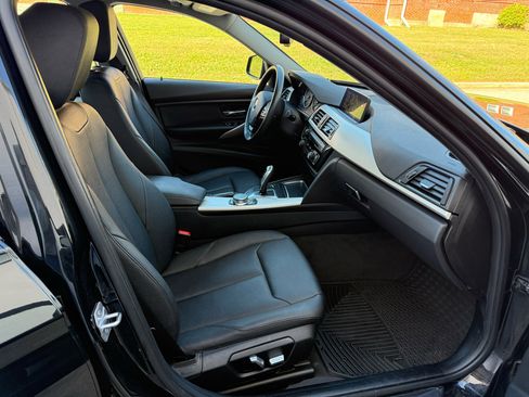 Used 2018 BMW 320i xDrive Sedan w/ Convenience Package image 28
