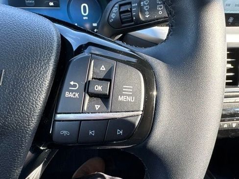 Used 2025 Ford Escape Platinum AWD/4WD image 28
