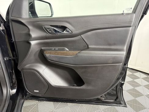 Used 2023 GMC Acadia Denali w/ Trailering Package image 12