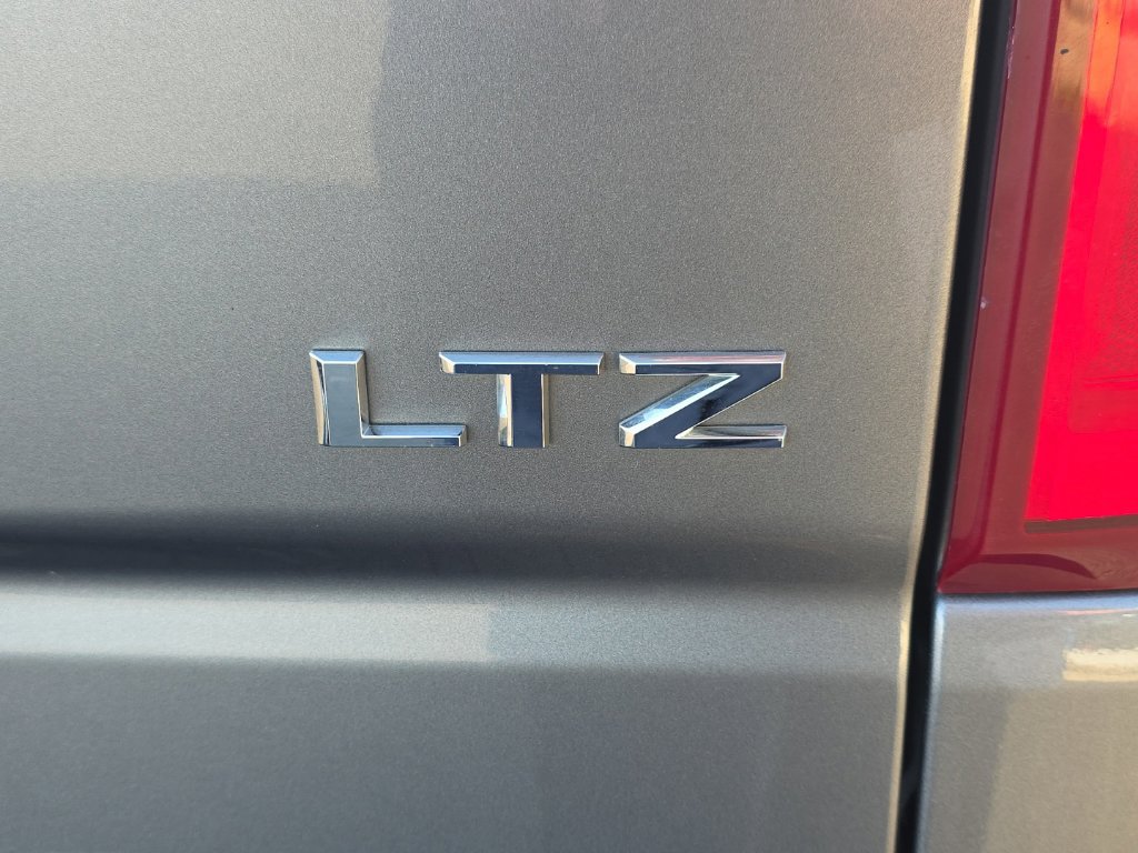 Used 2019 Chevrolet Silverado 1500 LTZ AWD/4WD image 21