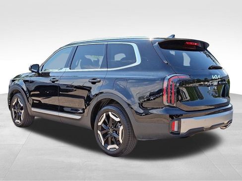 Used 2025 Kia Telluride EX w/ EX Captain's Chair Package FWD image 4