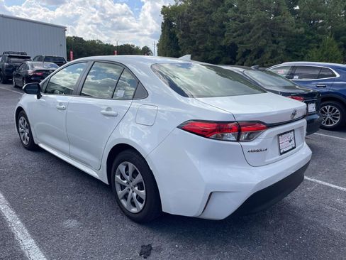 Used 2026 Toyota Corolla LE FWD image 3