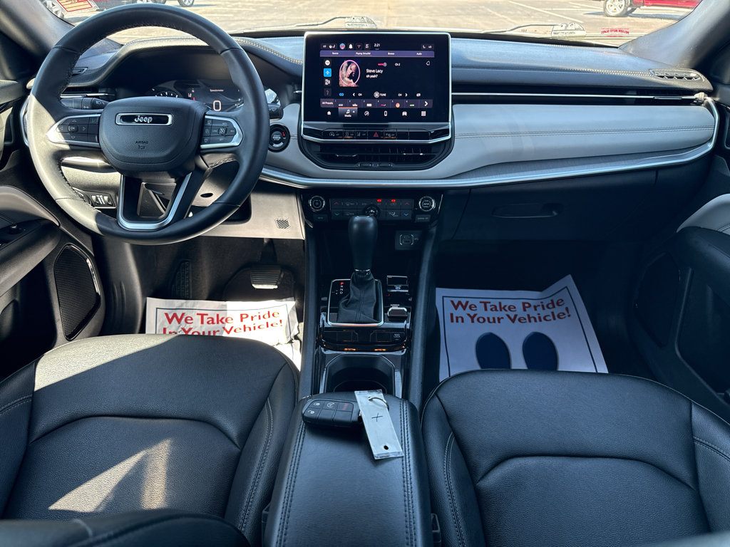 Certified 2025 Jeep Compass Limited AWD/4WD image 16