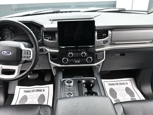 Used 2024 Ford Expedition XLT AWD/4WD image 18