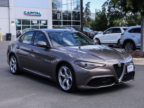 Used 2019 Alfa Romeo Giulia Ti Sport w/ Quick Order Package 22S Sport AWD/4WD image 9