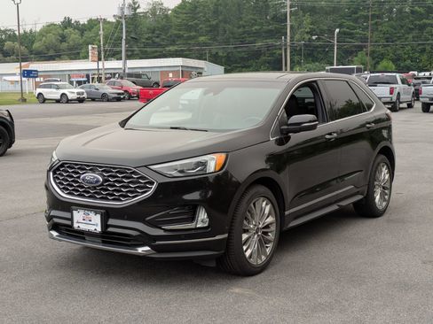 Certified 2020 Ford Edge Titanium w/ Equipment Group 301A AWD/4WD image 5
