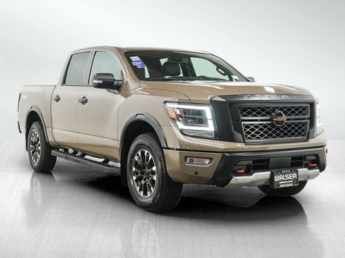 Used 2022 Nissan Titan PRO-4X w/ Pro-4x Convenience Package AWD/4WD image 8