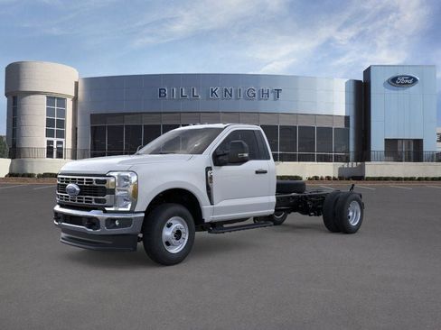 New 2026 Ford F350 XL w/ XL Chrome Package AWD/4WD image 2