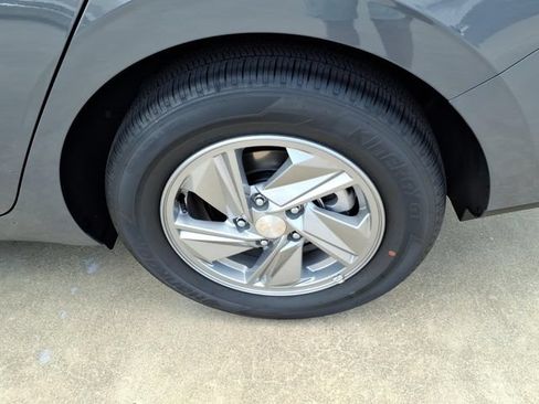 New 2026 Hyundai Elantra SE FWD image 21