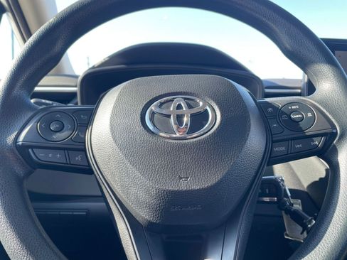 Used 2025 Toyota Corolla LE image 27