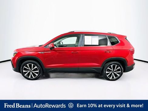 Used 2023 Volkswagen Taos SE w/ Panoramic Sunroof Package AWD/4WD image 5