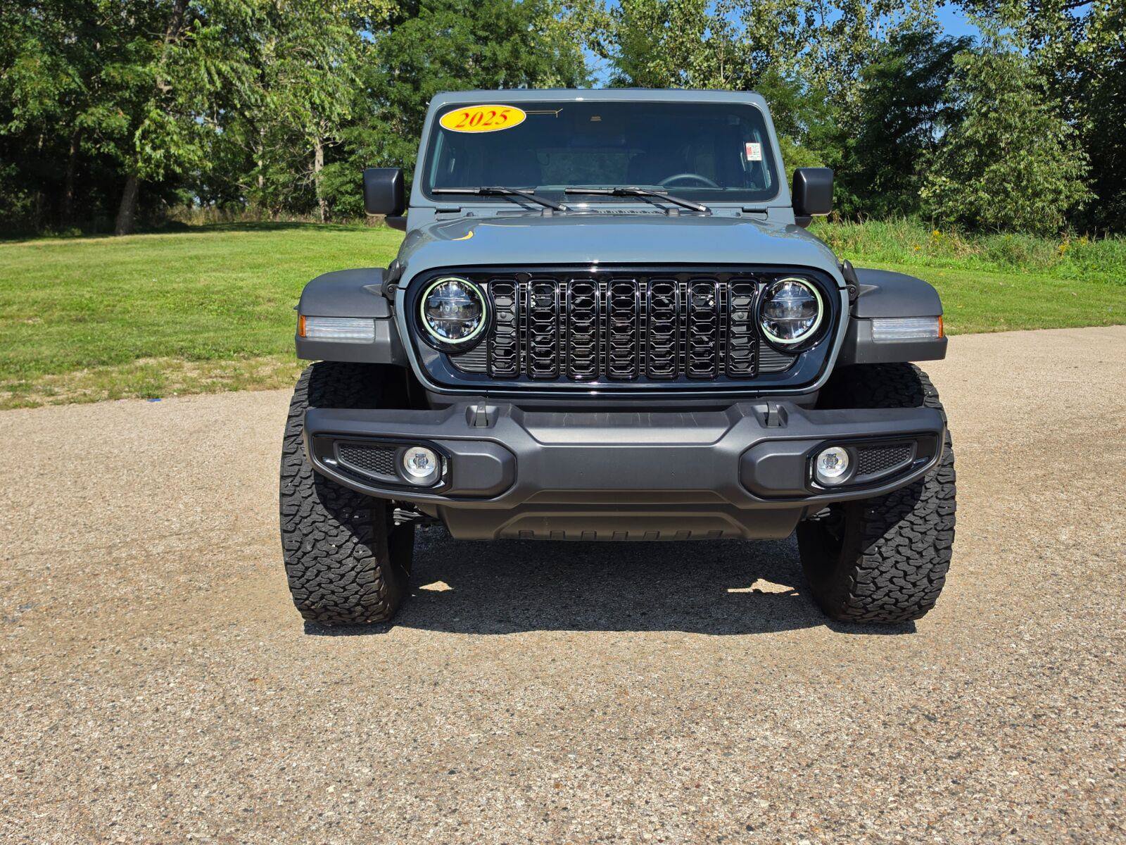 Used 2025 Jeep Wrangler Unlimited Sport AWD/4WD image 4
