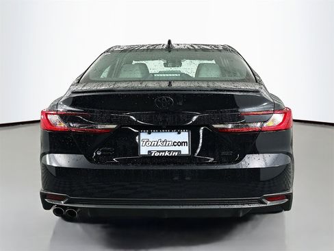 New 2026 Toyota Camry SE image 6