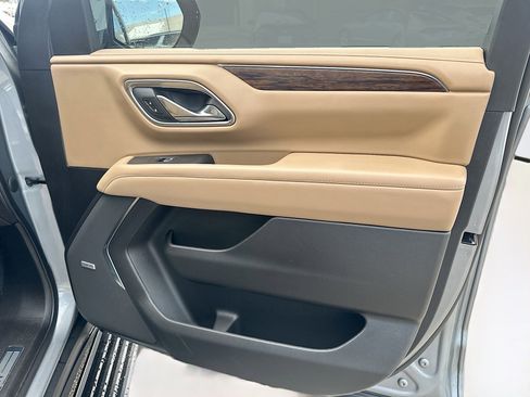 Used 2023 Chevrolet Suburban Premier RWD image 34