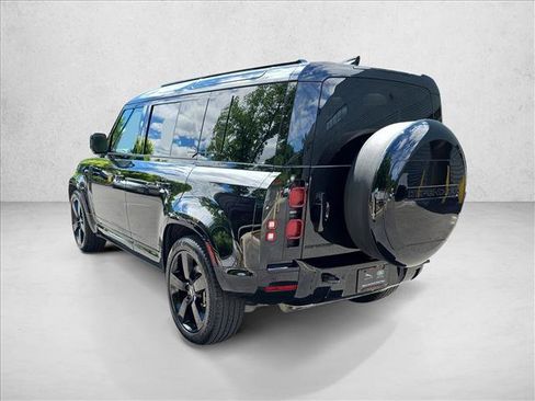 Certified 2025 Land Rover Defender 110 X-Dynamic SE AWD/4WD image 7