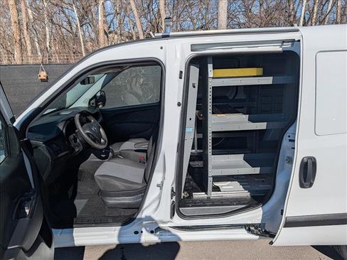 Used 2018 RAM ProMaster City Tradesman image 17