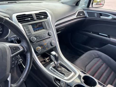 Used 2013 Ford Fusion SE FWD image 20