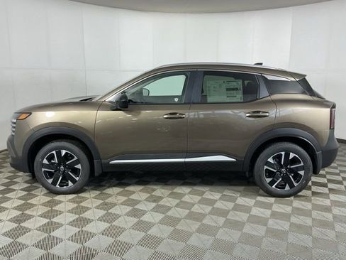 New 2026 Nissan Kicks SV w/ SV Premium Package image 4
