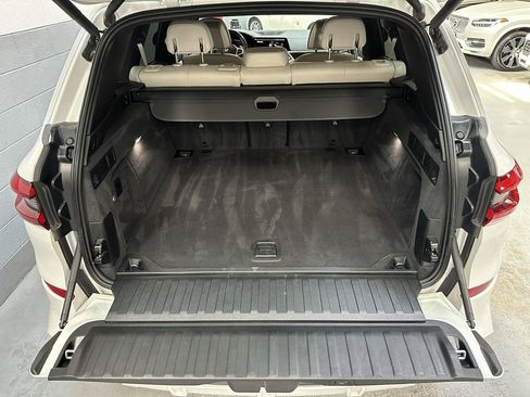 Used 2019 BMW X5 xDrive50i w/ M Sport Package AWD/4WD image 12